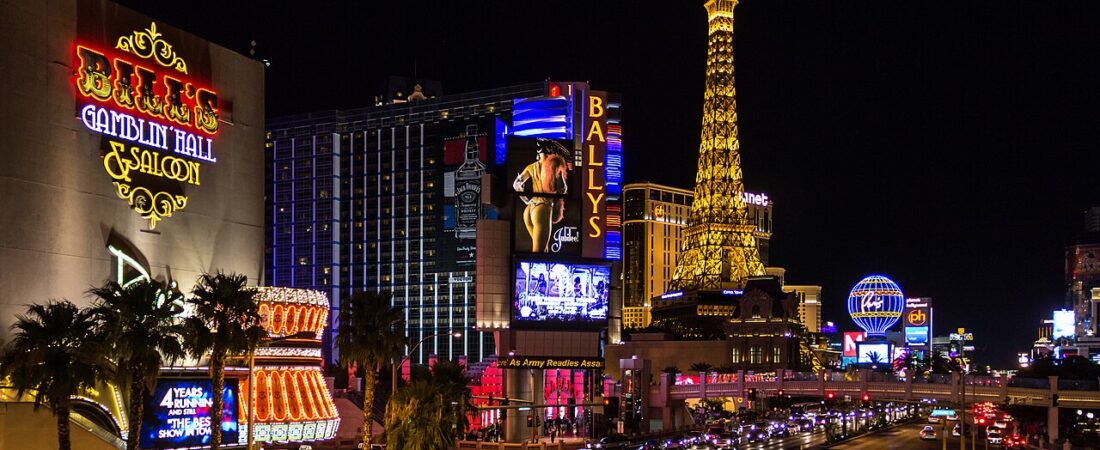 Best Budget Hotels in Las Vegas 2026 (Off-Strip vs On-Strip + Resort Fee Breakdown)