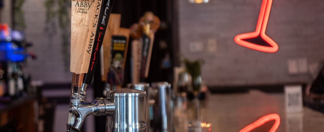 Best Happy Hours in Las Vegas for Budget Travelers (2026 Guide)