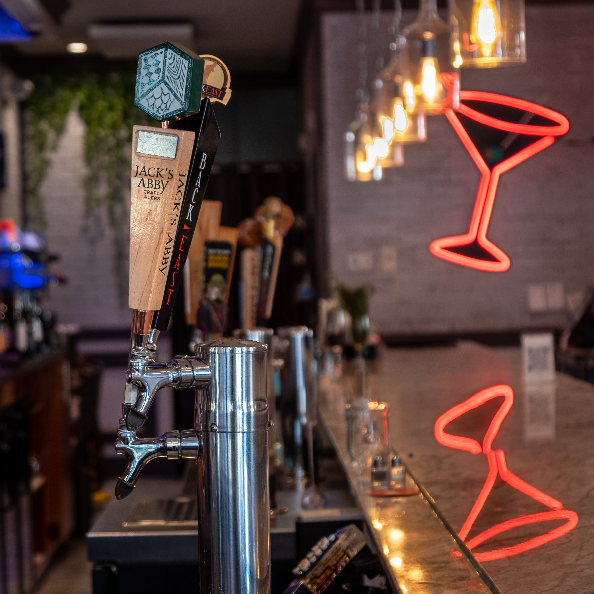 Best Happy Hours in Las Vegas for Budget Travelers (2026 Guide)